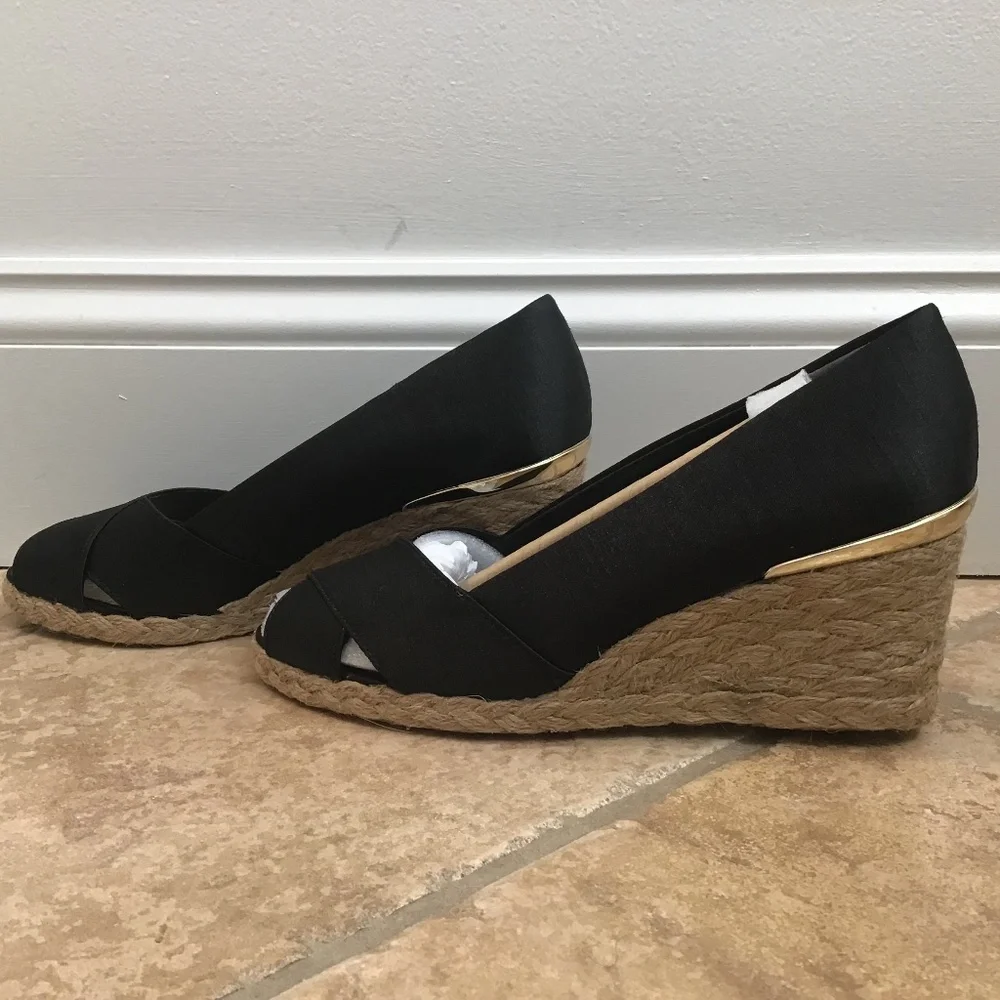 NWT Adrienne Vittadini Bailee Wedge - Picture 4 of 7